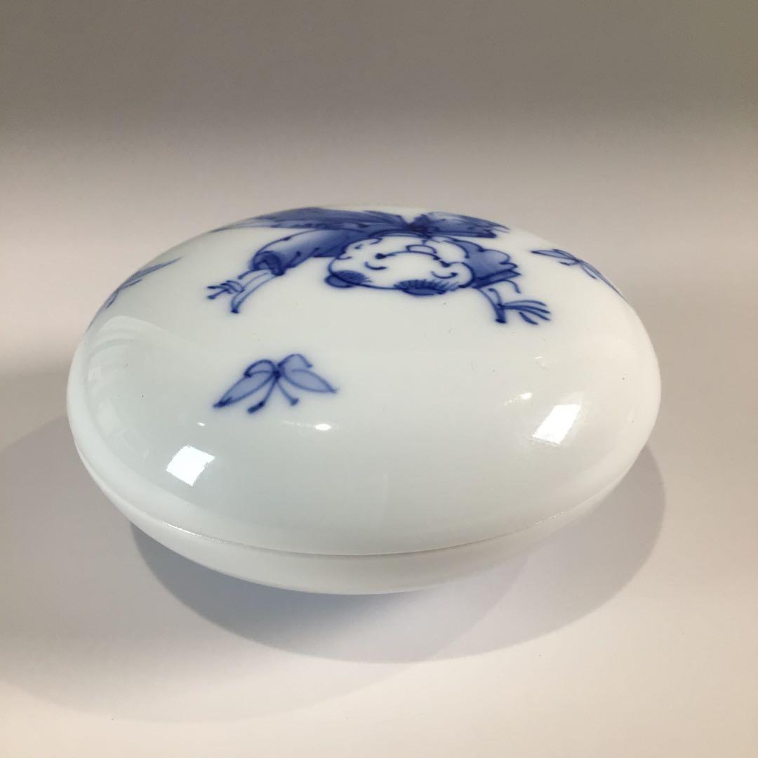 Ｐ４５１　香合　『三川内焼』『嘉久正窯造』『染付唐子絵』『丸香合』　共箱　茶道具