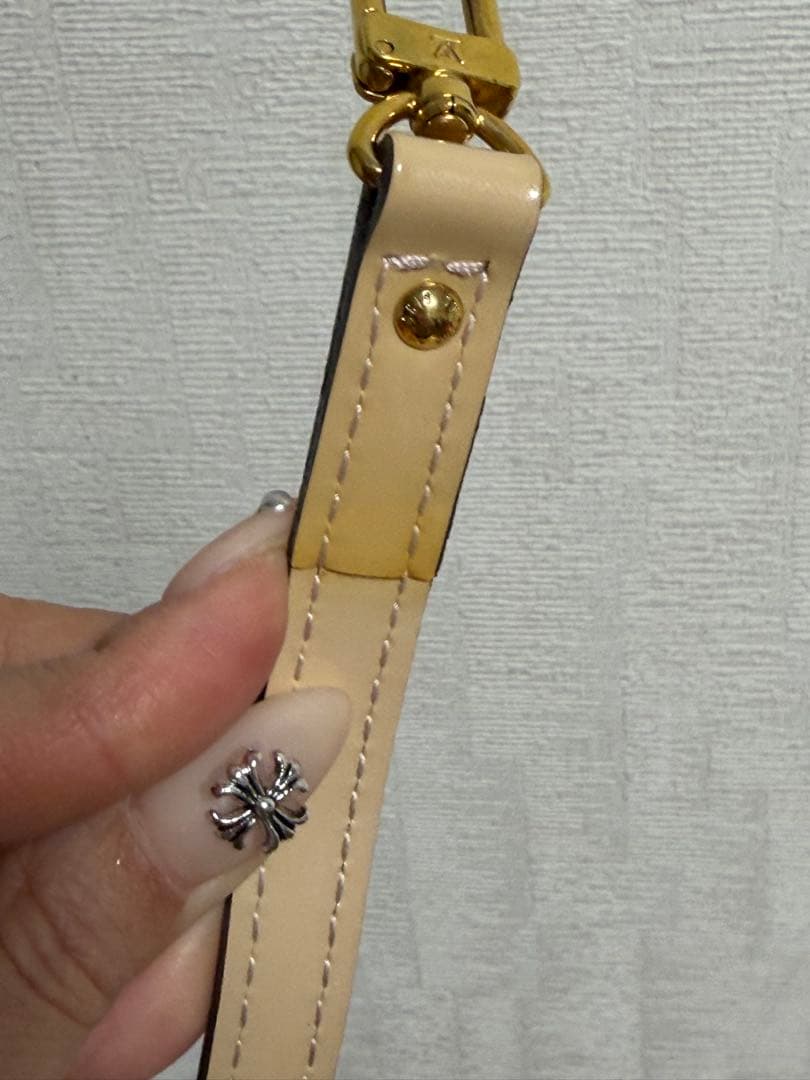 Louis Vuitton ピンクベージュ ショルダーバッグ　ヴェルニ　アルマ