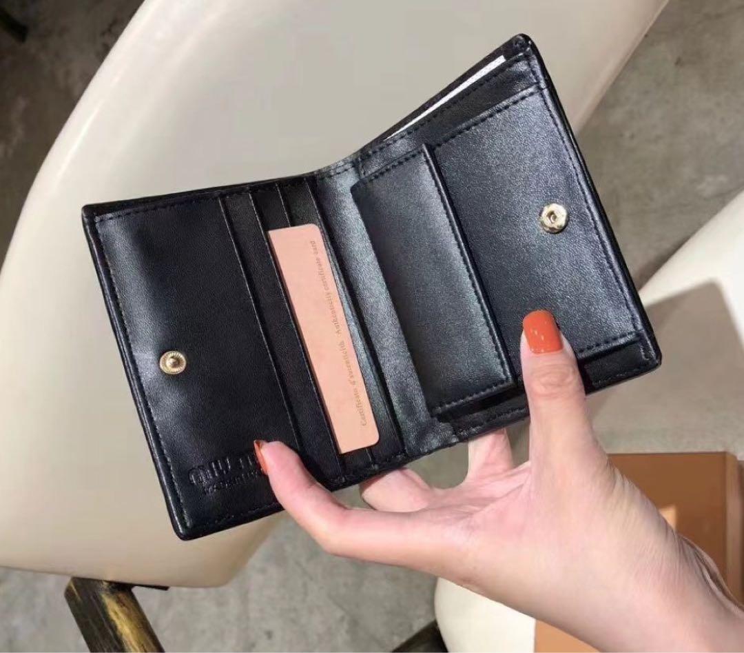 最終値下げ！MIU MIU マテラッセ レザー カードケース / ミニ財布