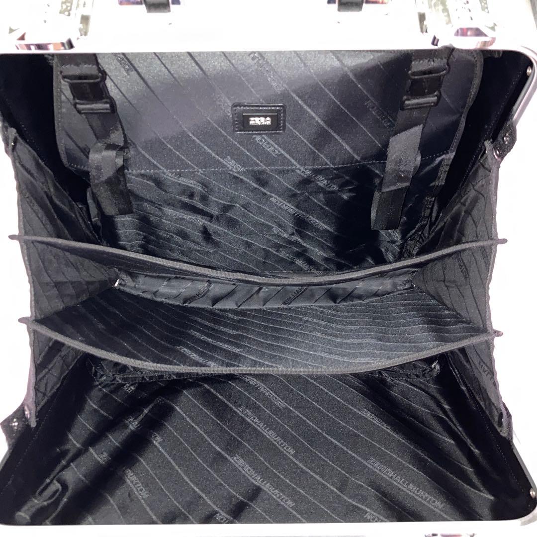 ゼロハリバートン　アルミキャリーケース　機内持ち込み可