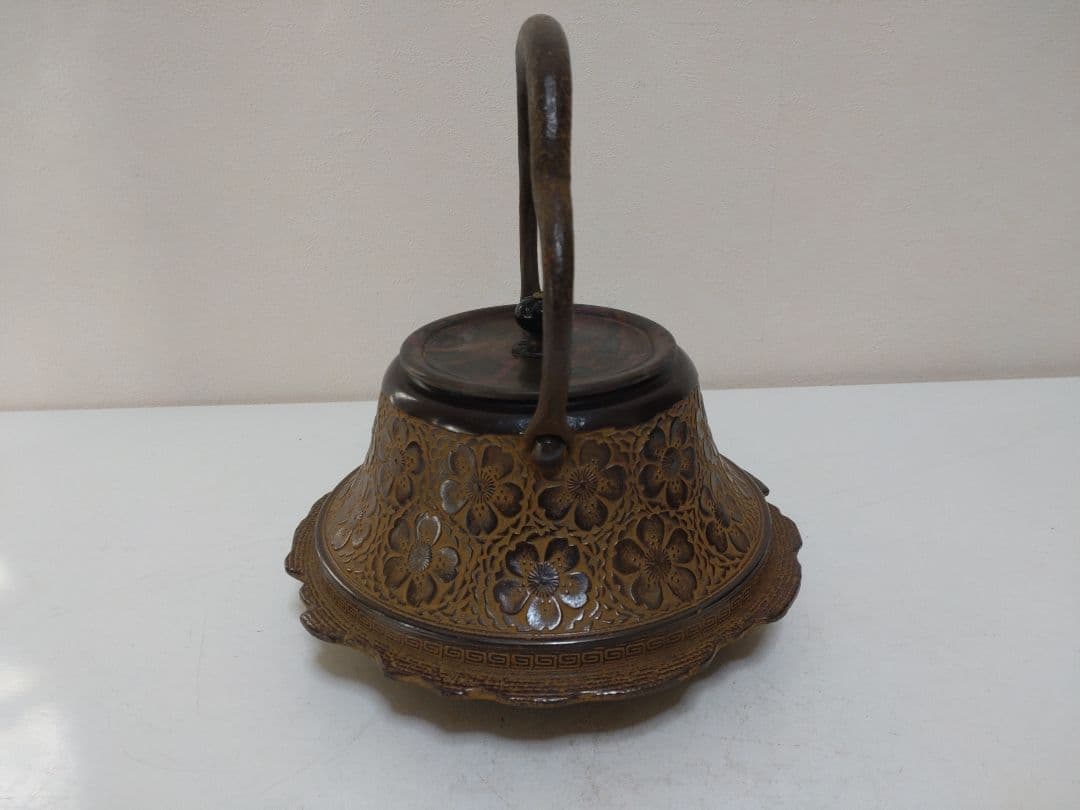 鉄瓶 龍盛堂 桜紋鉄瓶 栞 茶道具 煎茶道具