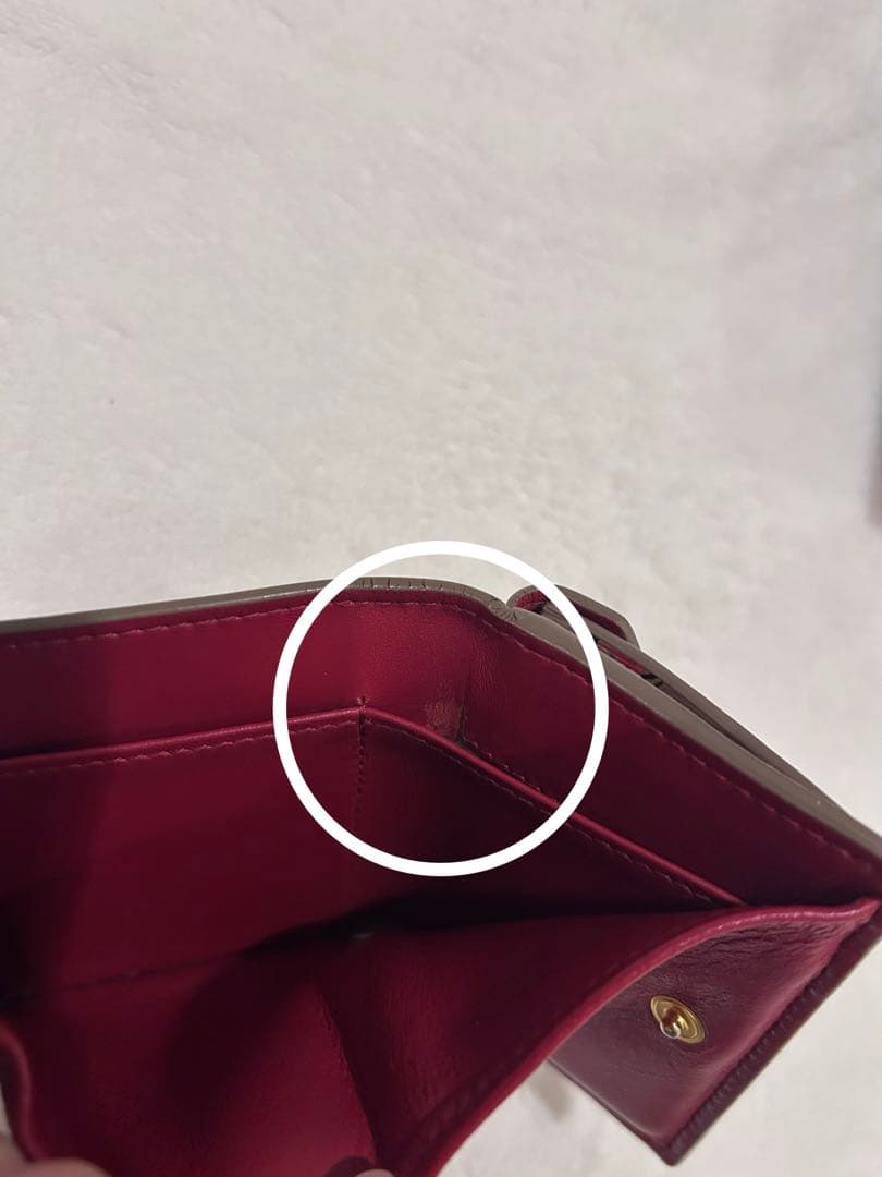 凛姫様　PRADA プラダ 三つ折り財布 ミニ財布　レザー　金ロゴ