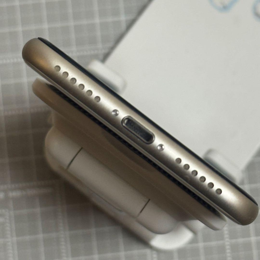 iPhoneSE 第3世代 128GB スターライト バッテリー100%