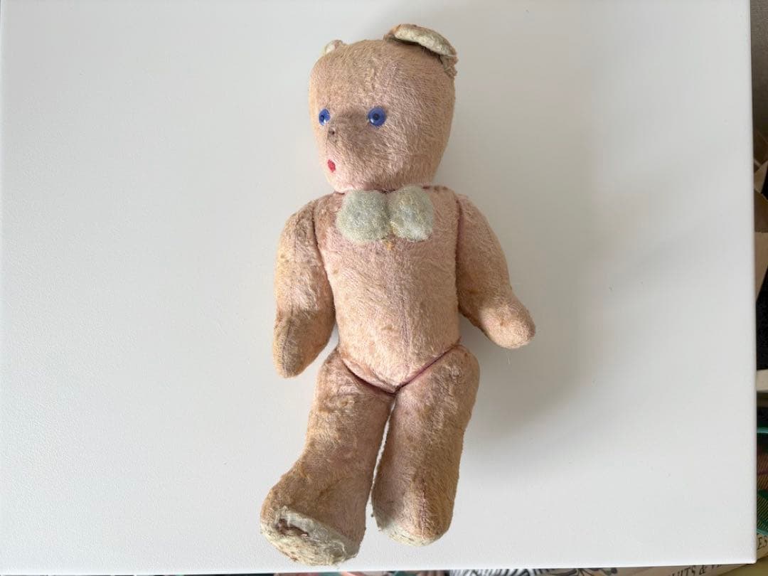 【フランス】蝶ネクタイをしたピンクのアンティークテディベア / 青い目