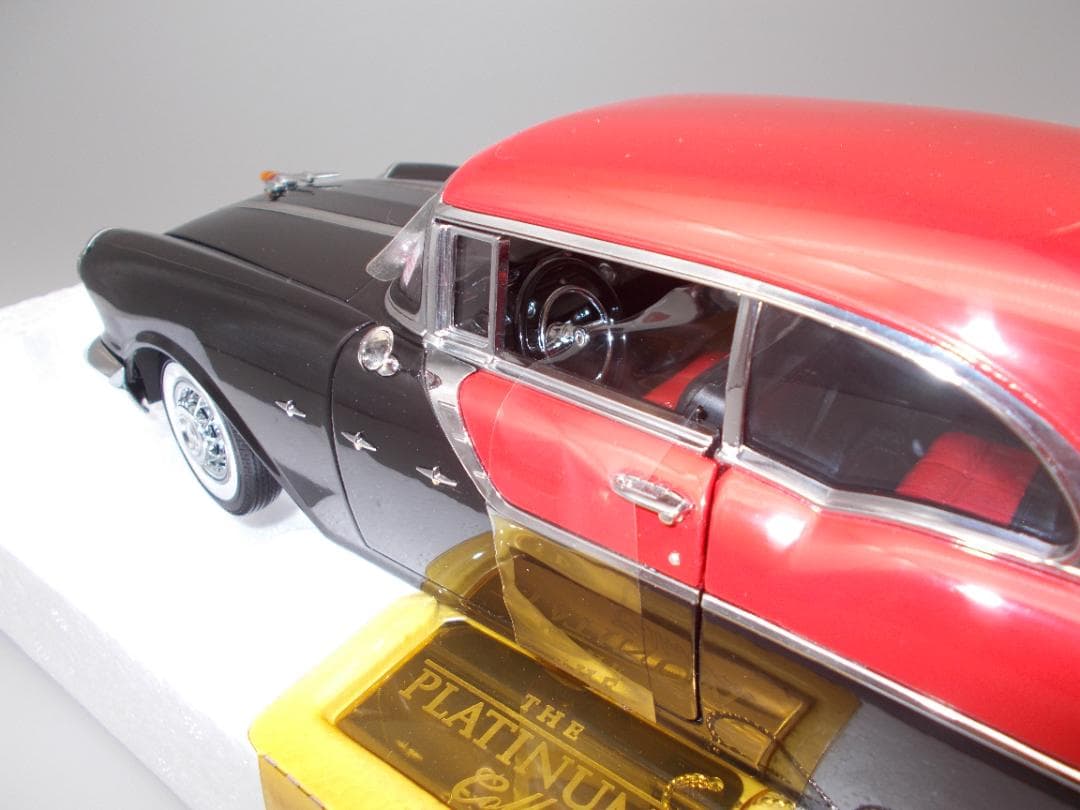 1955 Pontiac StarChief SunStar社製 1/18