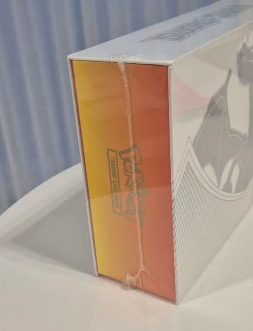 ウルトラプレミアムコレクション　リザードン　シュリンク付き