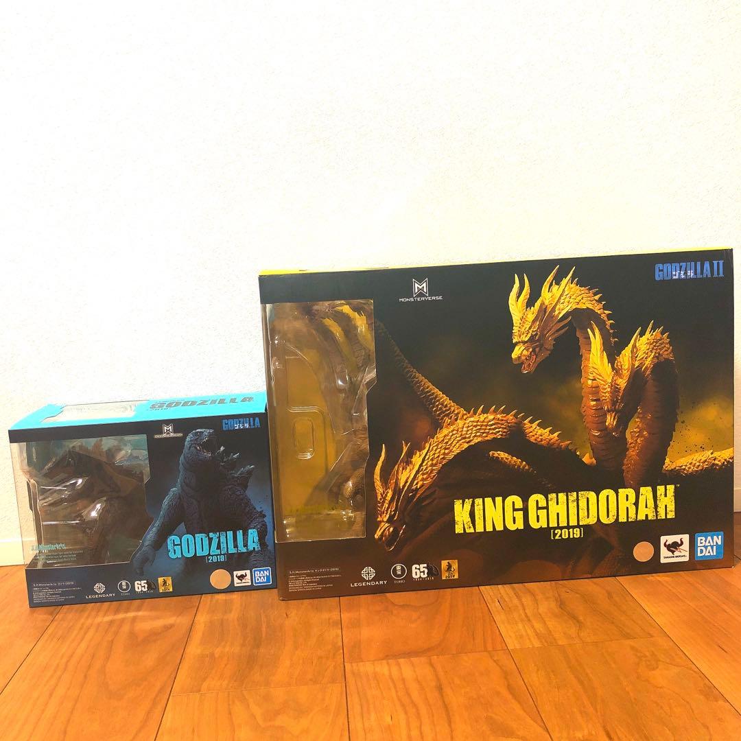 新品・未開封、S.H.Monster Arts ゴジラ、キングギドラ 2体セット