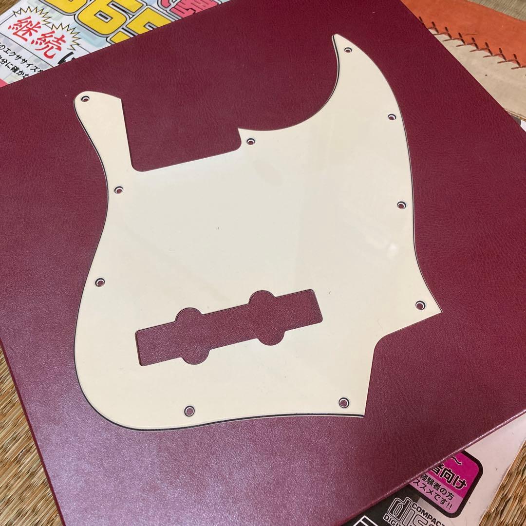 スタンド追加　フェンダー　JAZZベース　ストラップ　ピックガード　本　弦