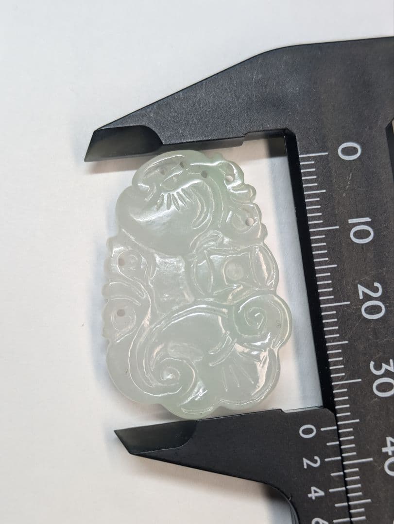 翡翠　ペンダントトップ　骨董　古玩　水晶　お守り　御守り　彫刻　玉石