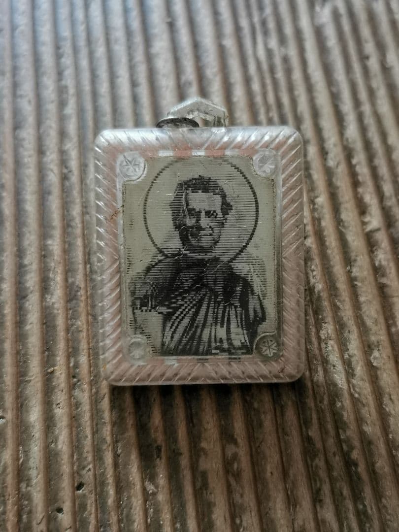 アンティーク 聖母子像と聖人 レンチキュラー桜色チャーム レザー紐付きネックレス