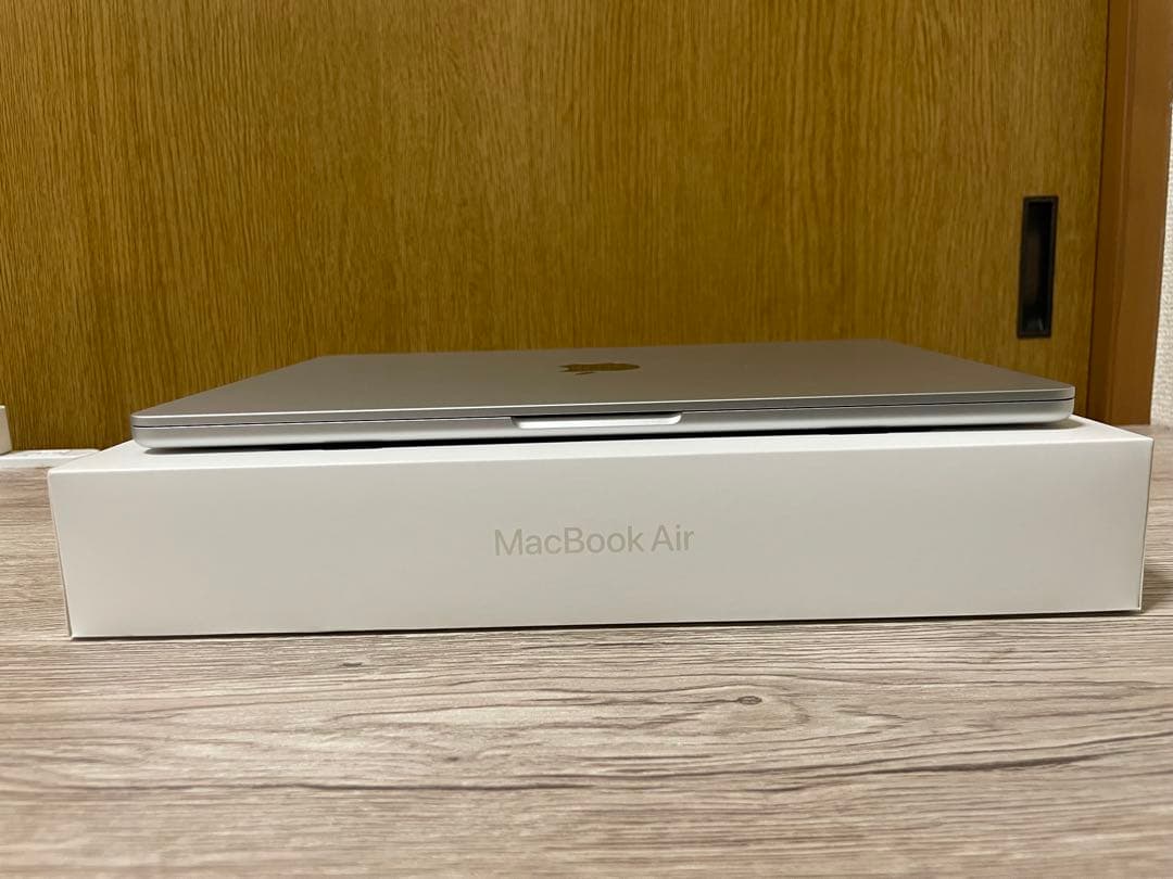 MacBook Air 13.6インチ M2 8GB 256GB シルバー