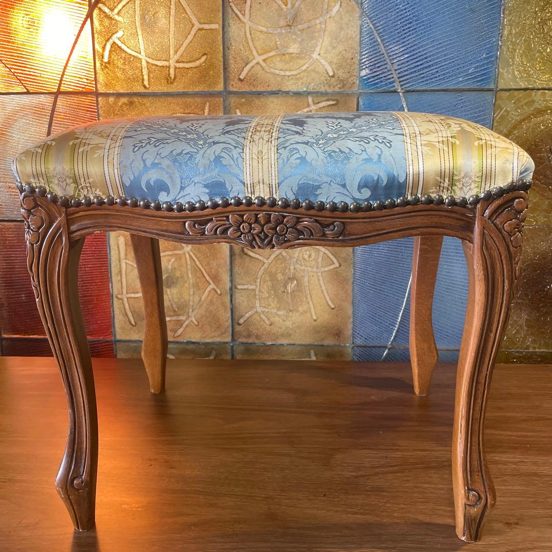 お値下げ‼︎ イタリア製猫脚スツール