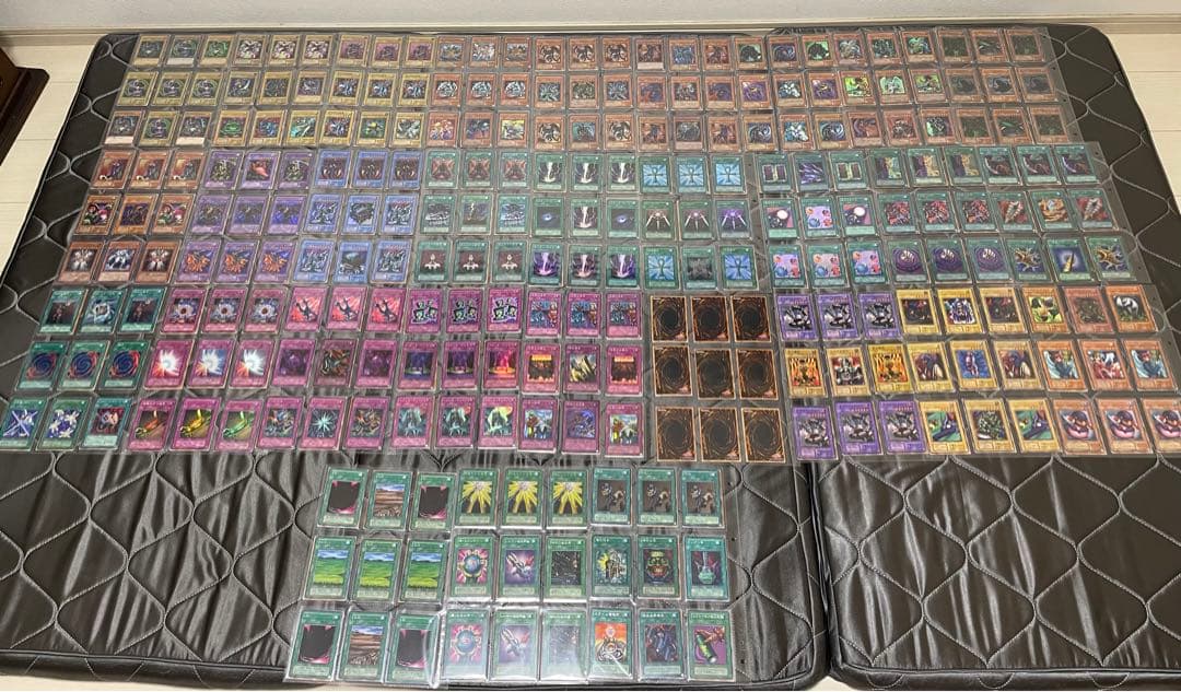 遊戯王カード　まとめ売り② 押入れ　未開封パック　初期　レリーフ　バンダイ