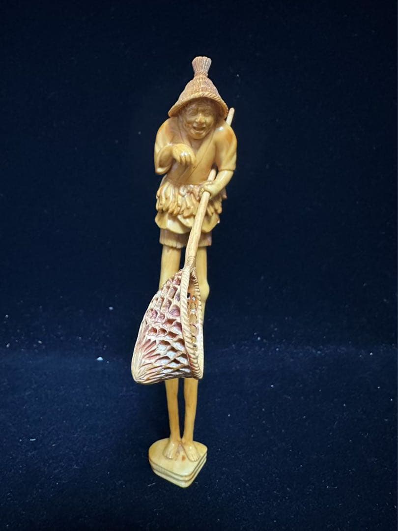 根付　置物　アンティーク　天然素材　仏像　彫刻 古美術品　細密細工　骨董