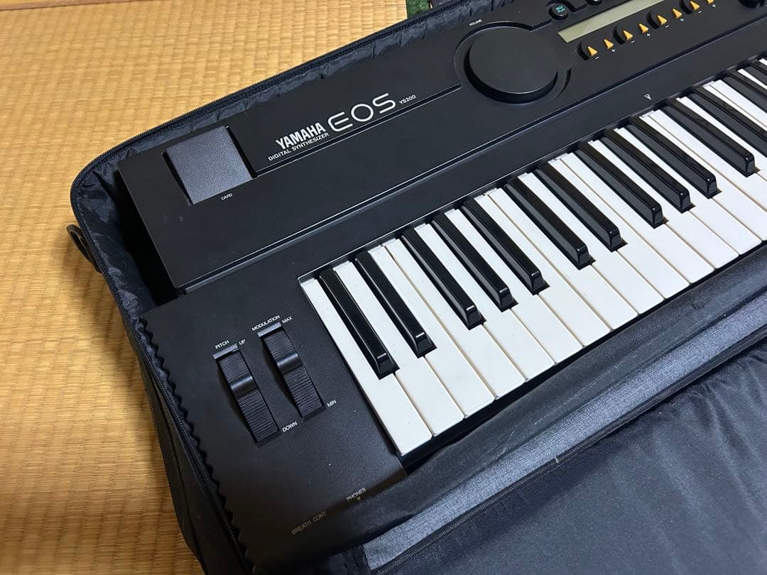 兵庫県神戸市よりYAMAHA EOS YS200 シンセサイザー送料込みです。