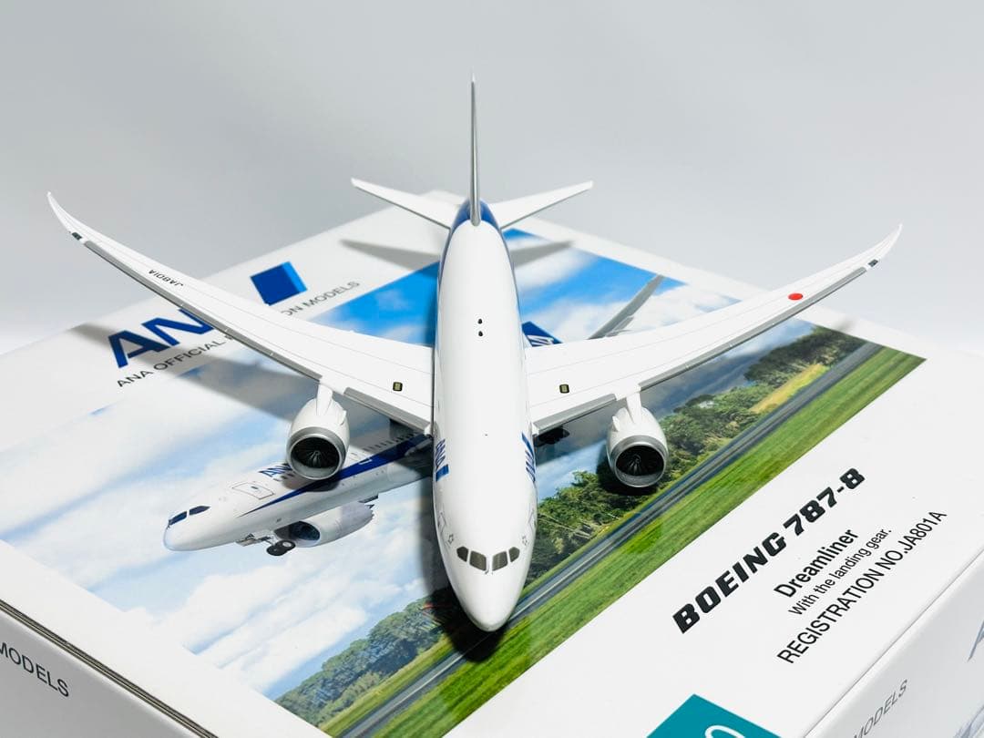 全日空商事 1/200 ANA B787-8 NH20039