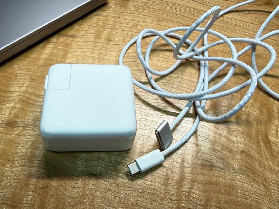 交渉可：MacBook Pro 14インチ M3 8GB 512GB