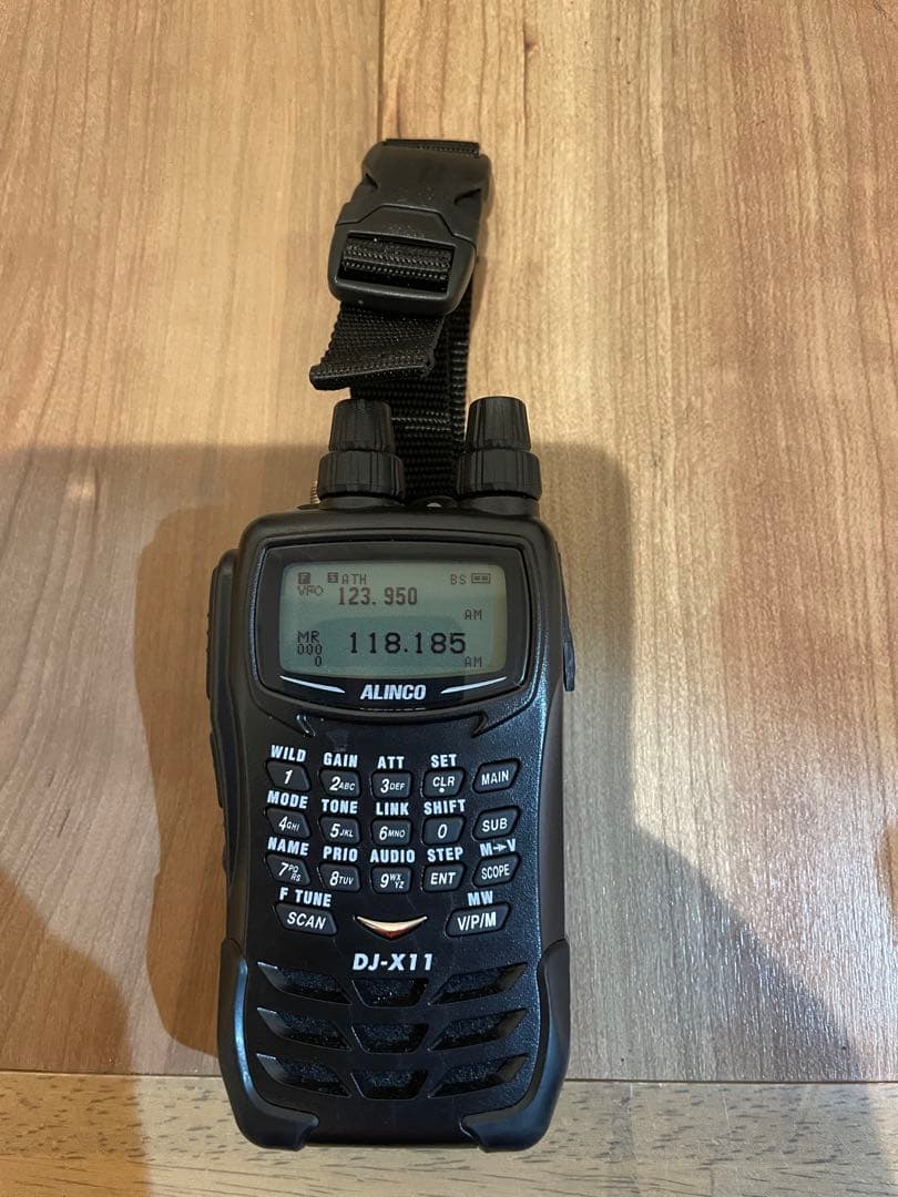 ALINCO DJ-X11 受信機 黒 ストラップ付き