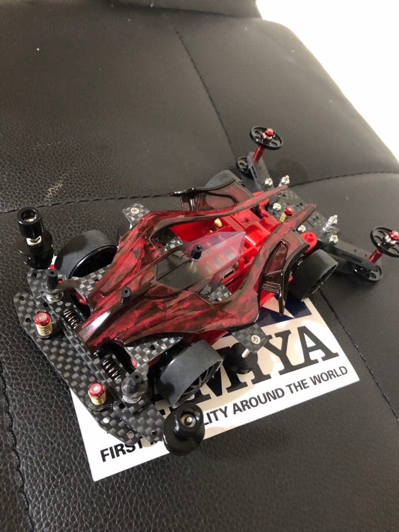 ミニ四駆　完成品逆エアロアバンテフルカーボン