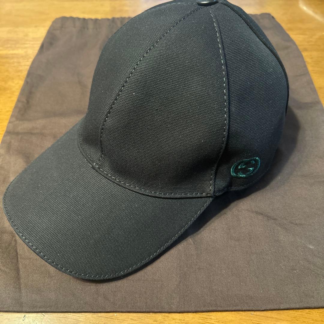 GUCCI キャップ ロゴ刺繍付き