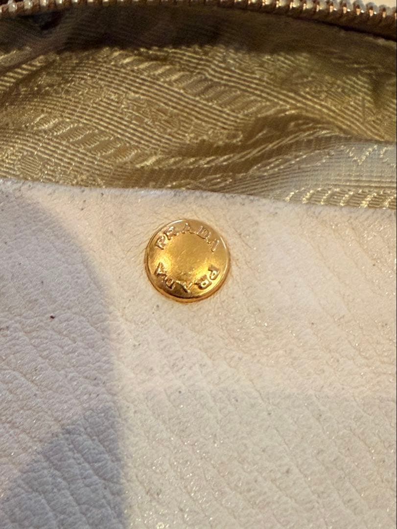 PRADA ベージュ ショルダーバッグ