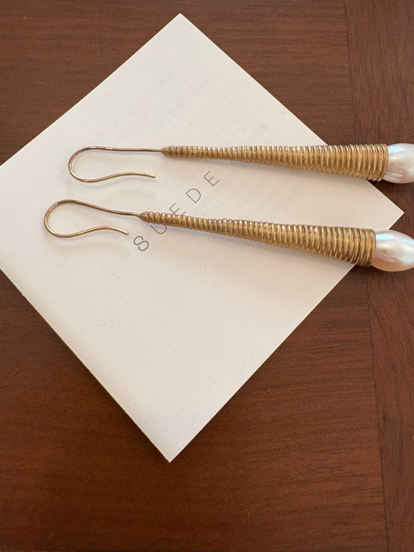 【momo】8UEDE SPECTRUM HOLE PIERCE ピアス