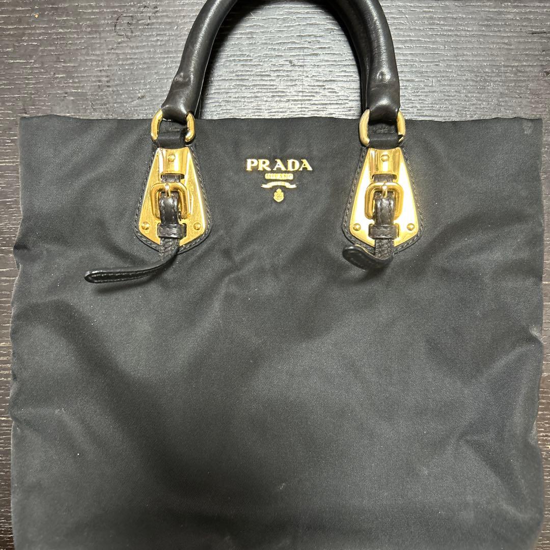 PRADA ブラック ミニハンドバッグ