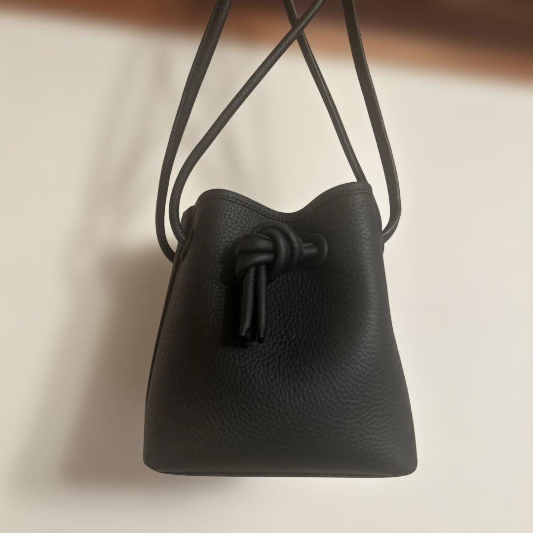 極美品　ヴァジックボンドミニ　レザー巾着型バッグトート　ブラック