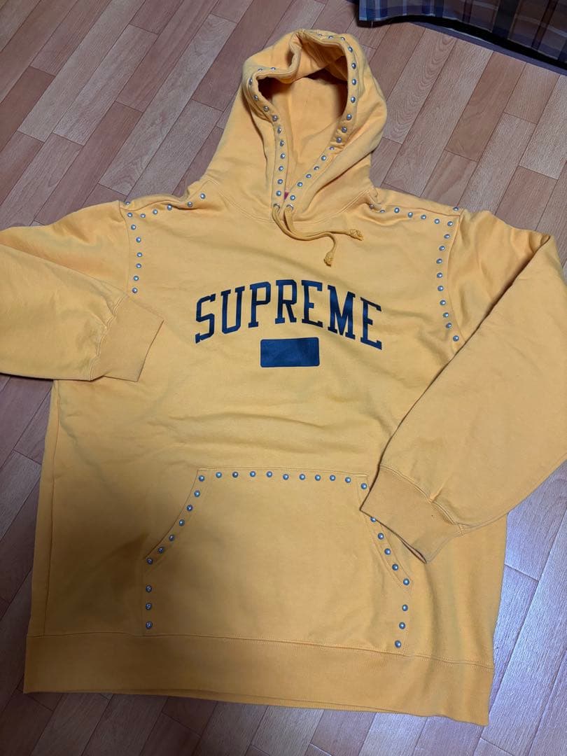 Supreme スタッズ付きイエローパーカー