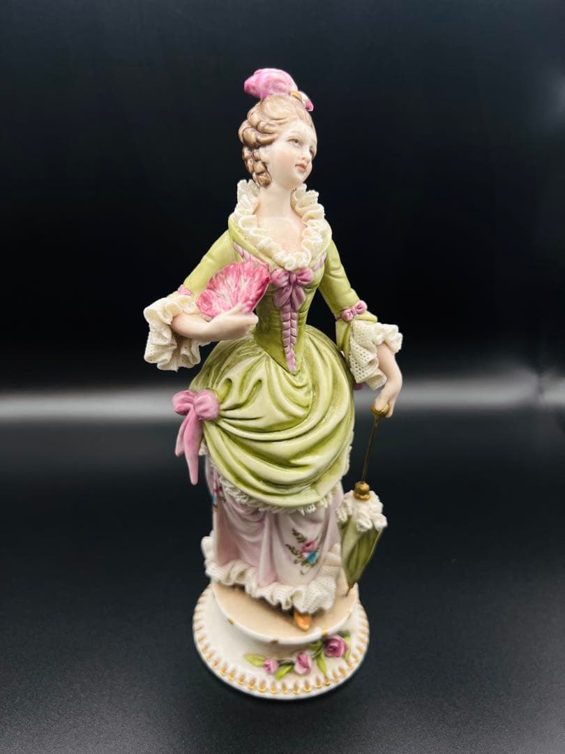 ビクトリアンスタイル 陶器製 女性像