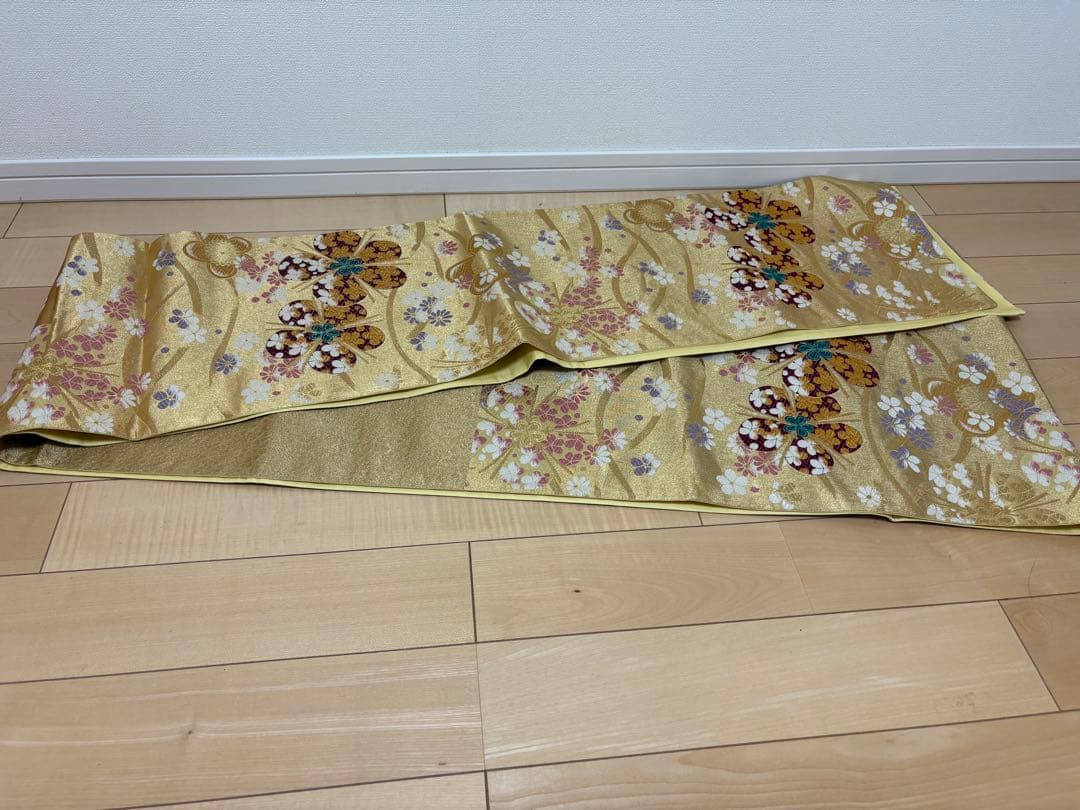 赤い花柄振袖（ファー襟付き） 着物友禅