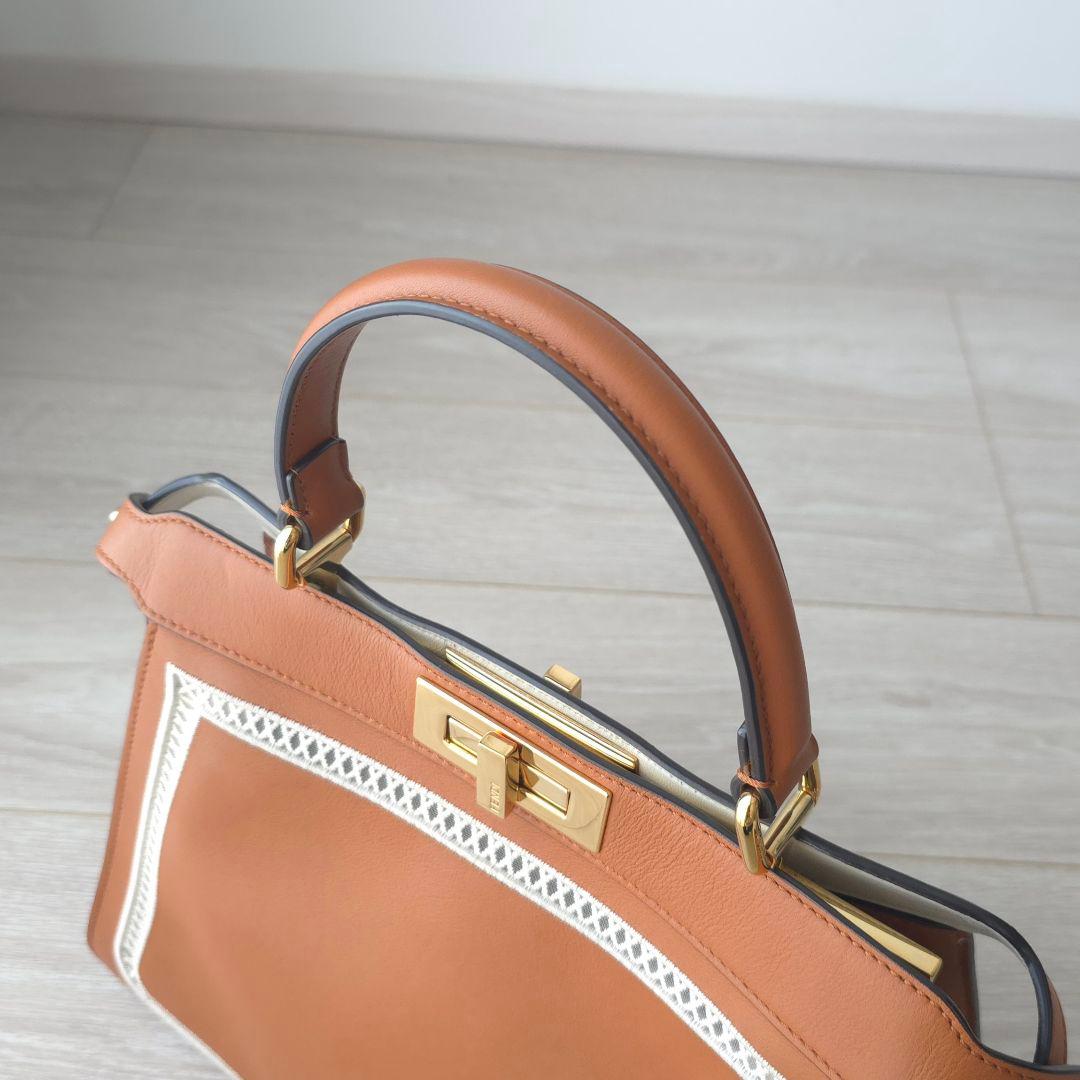 美品【フェンディ】ピーカブー　アイシーユー　ミディアム　刺繍　ハンドバッグ