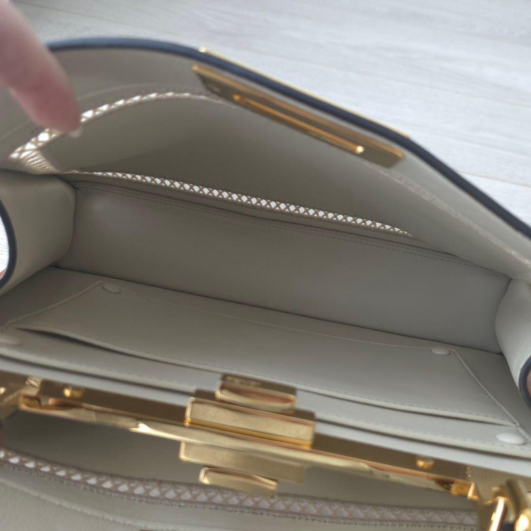 美品【フェンディ】ピーカブー　アイシーユー　ミディアム　刺繍　ハンドバッグ