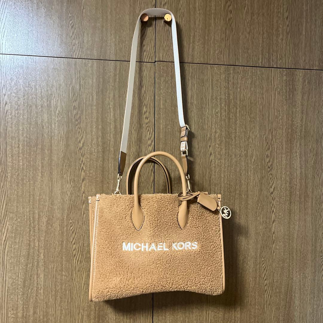 MICHAELKORSベージュ ハンドバッグショルダーバックボアミディアムサイズ