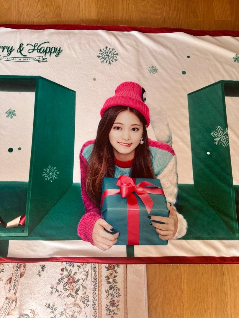 TWICE Merry&Happyブランケット