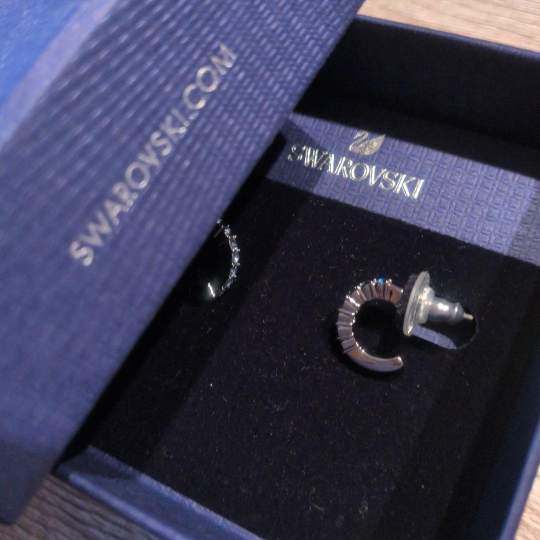 Swarovski ピアス