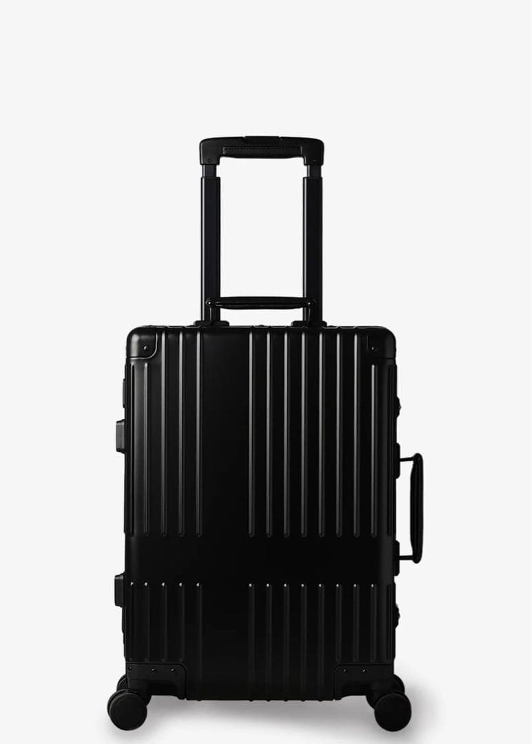 新型・新品未使用 イノベーター・アルミキャリーケース・ステルスブラック36L