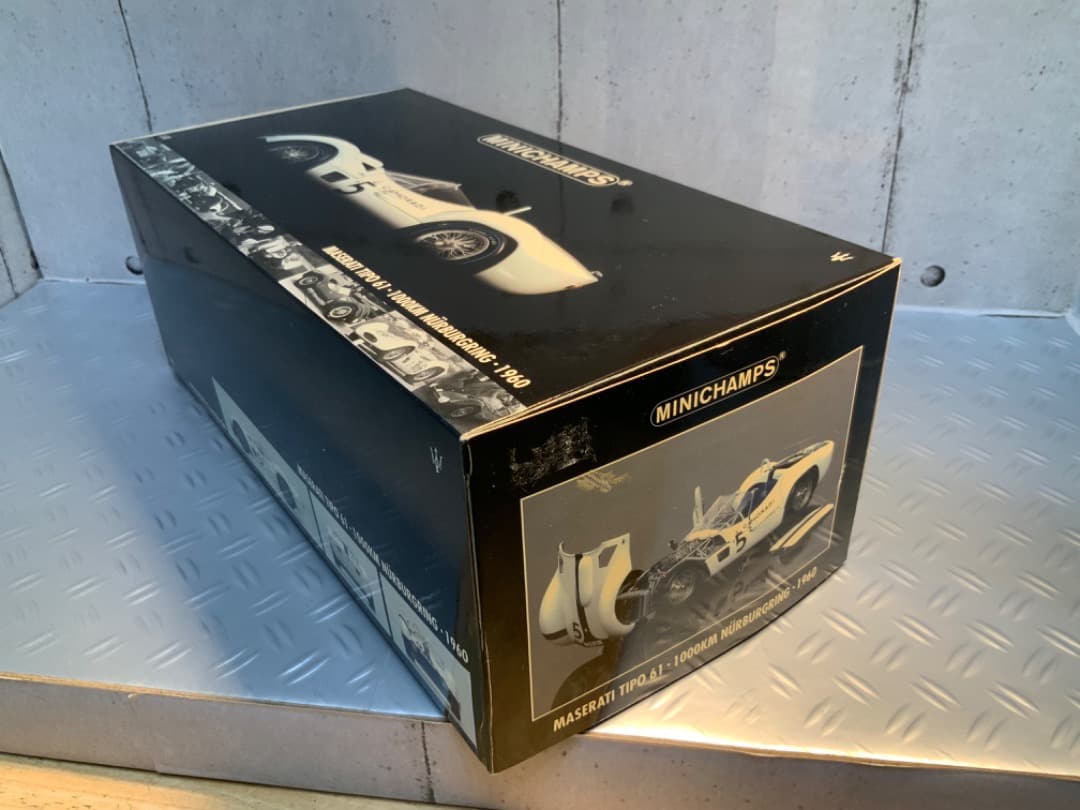 ミニカー　1/18 マセラティー　ティーポ61 ミニチャンプス