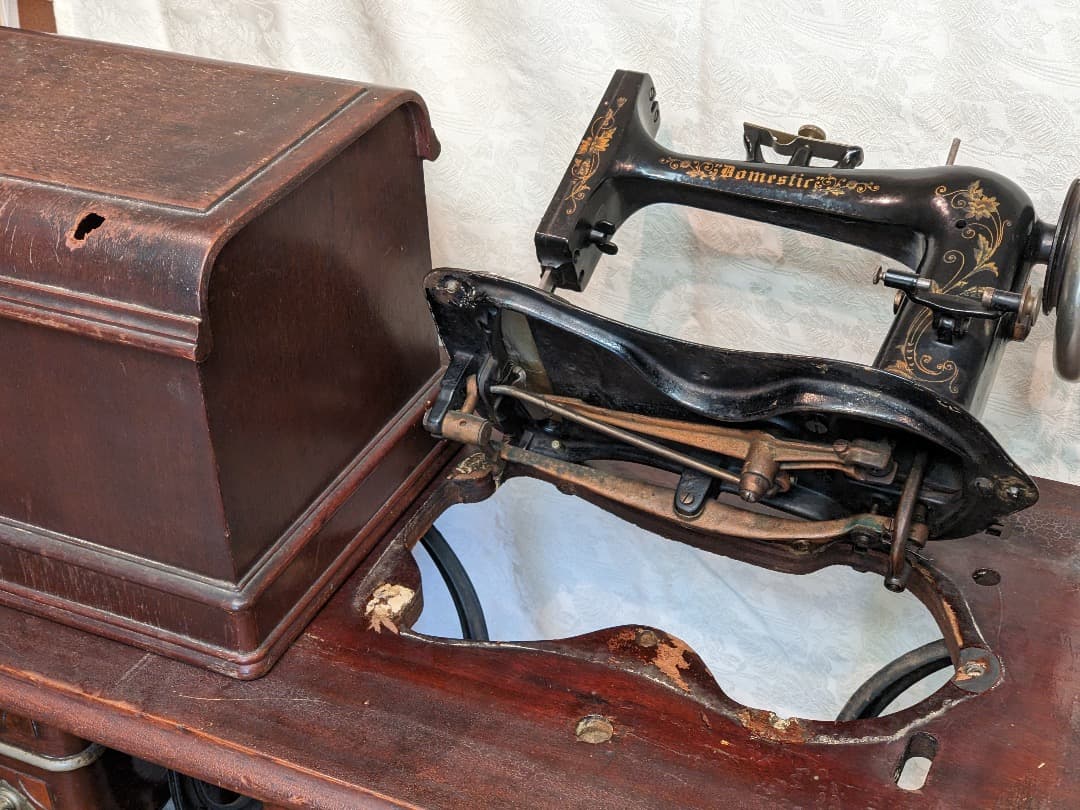 足踏みミシン　レトロ　希少な引出し6個タイプ　星のマーク