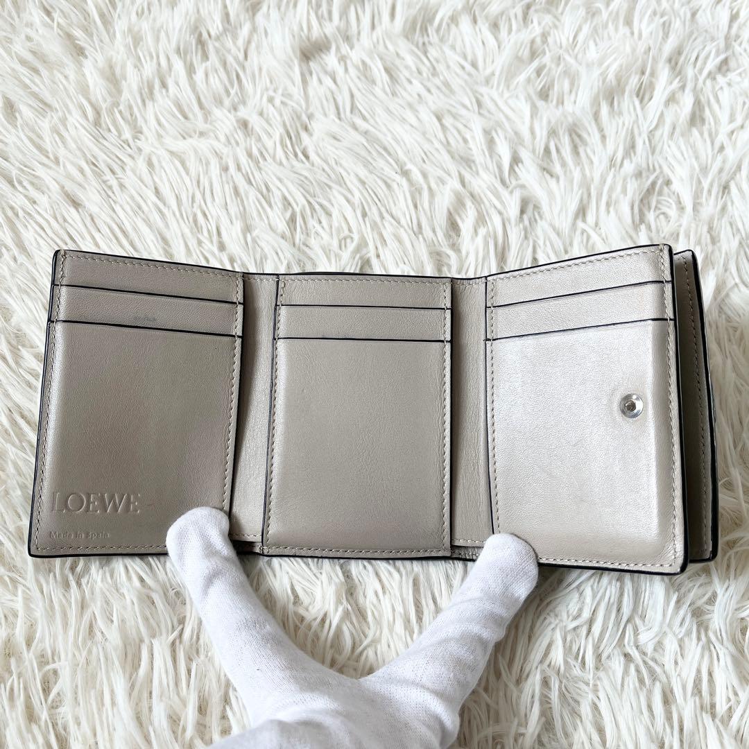 LOEWE 三つ折り財布　コンパクト　アナグラム トライフォールド グリーン