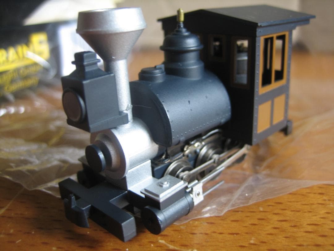 HOナロー／C型ポーターサドルタンク／0-6-0／大型前照灯点灯／ミニトレインズ