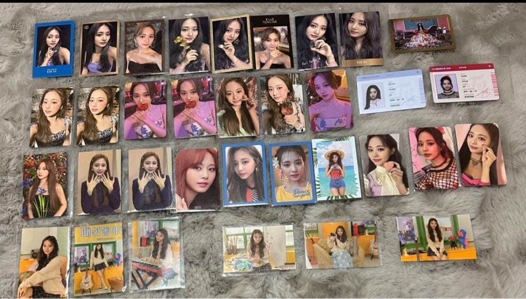 TWICE まとめ売り　(10万円相当)