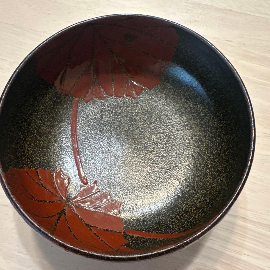 永乐，赤い葉模様の陶器茶碗