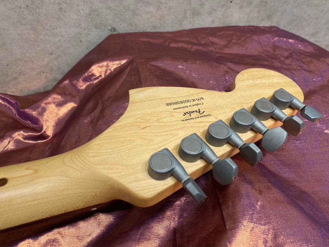 OBEY × SQUIER ストラトキャスター　オーベイ　スクワイヤー