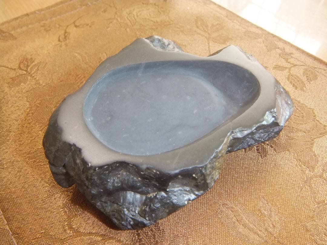 屋久島銹明石の硯【秀明堂、未使用、箱入り】