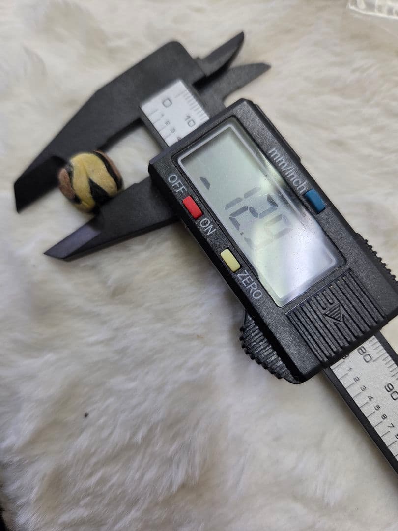 015蜻蛉玉　 古いアートピース 赤黒黄