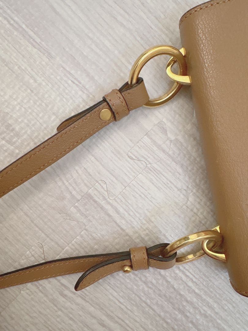 Miu Miu ベージュショルダーバッグ