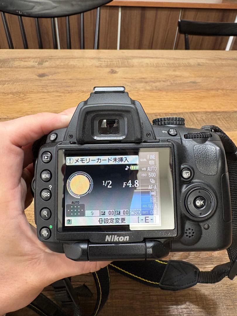 【美品】Nikon D5000 完動品　デジタル一眼レフカメラ