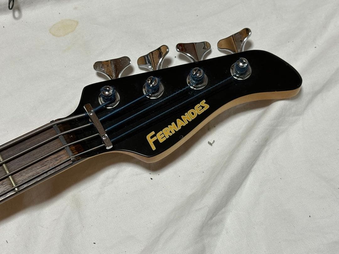Fernandes エレキベース　ソフトケース付き　良品1905-02-1