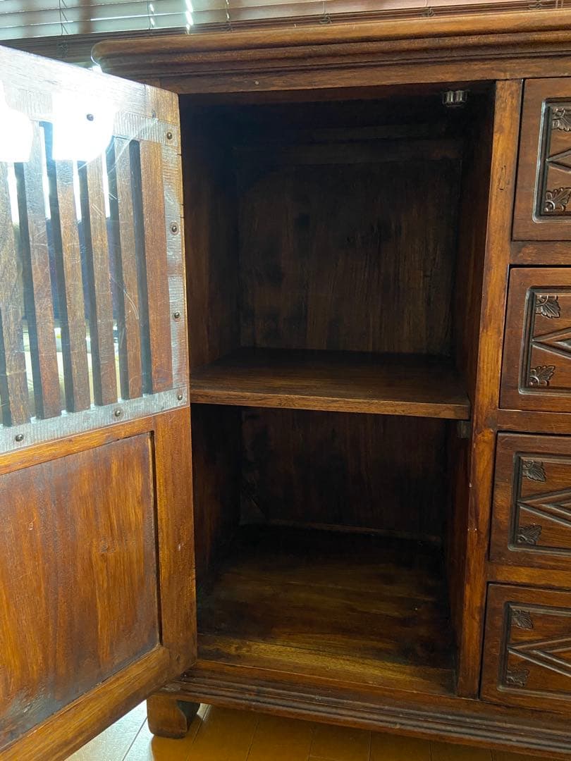 木製ヴィンテージキャビネット　アジアン風　サイドボード